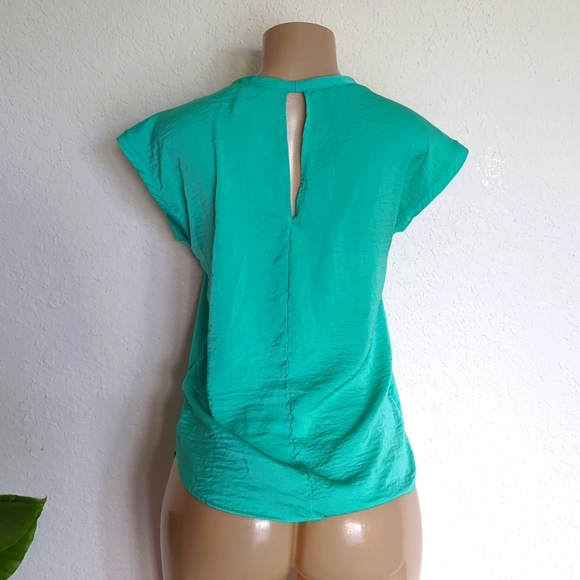 H&M Blouse Bundle size 4 - Picture 4 of 8